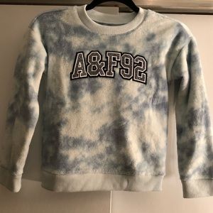 GIRLS A&F SUPER SOFT SWEATSHIRT, EUC!
